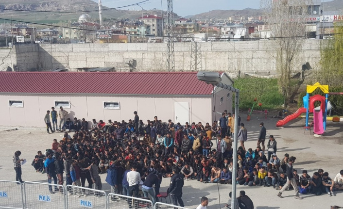 9 günde bin 535 kaçak göçmen yakalandı