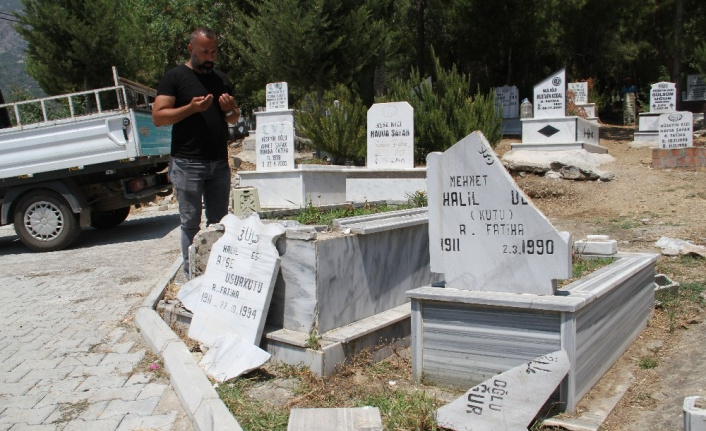 Alanya’da aile mezarlığı parçalandı