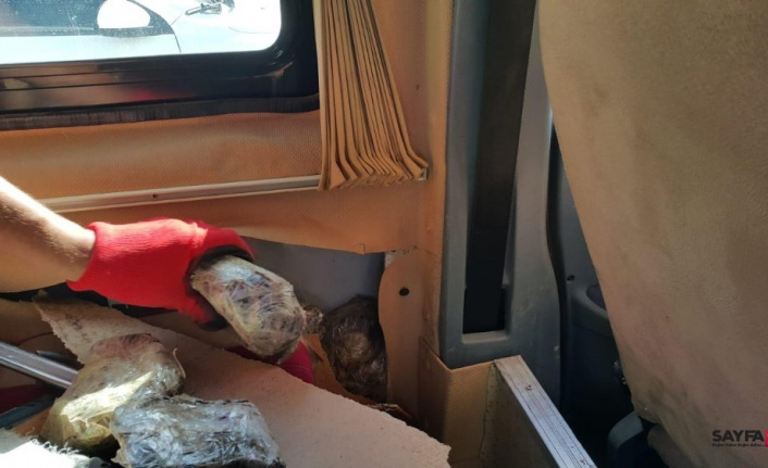 Narkotik köpeği Kara Bursa'da 55 kilo Afyon sakızı buldu