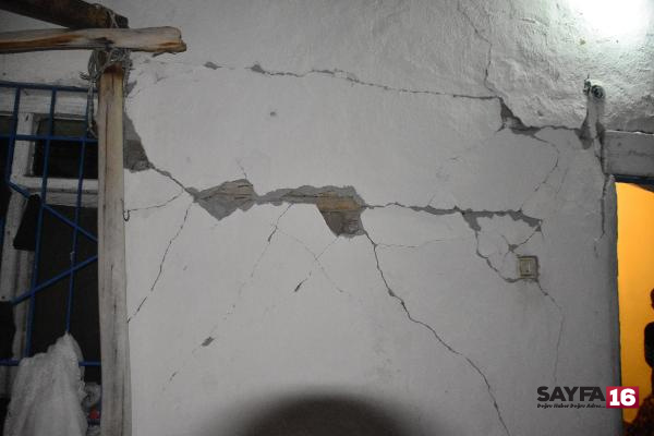 Malatya'daki depremde bazı binalarda hasar oluştu