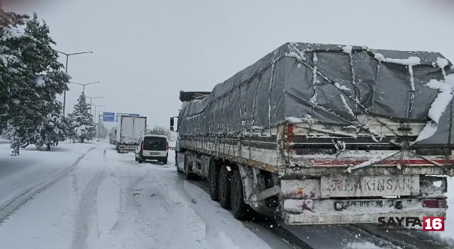 Balıkesir Bursa karayolu kar sebebiyle kapandı