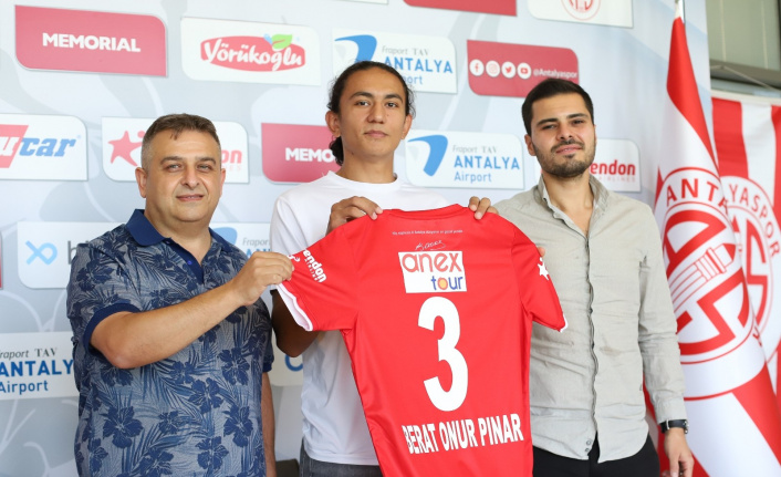 19 yaşındaki Berat Onur Pınar, FTA Antalyaspor’da