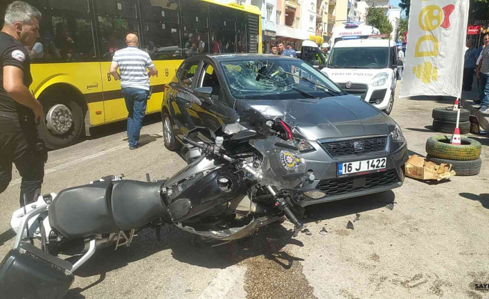 Bursa’da yunus polisleri ile otomobil çarpıştı: 2 polis yaralandı
