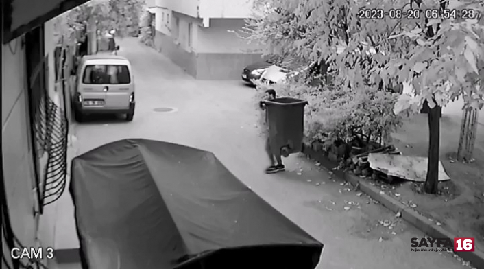 Bursa'da çöp kovası hırsızı kamerada