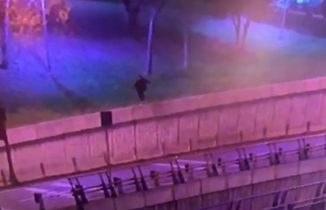 Halk TV çalışanının, duvardan atlayıp öldüğü anlar kamerada