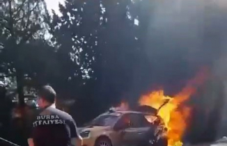 Bursa'da ralli yarışında otomobil alev alev yandı