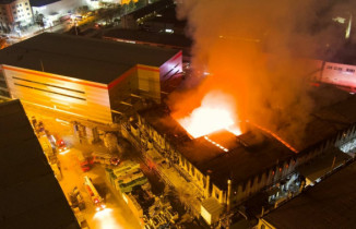 Bursa’daki kimyasal madde fabrikasındaki yangın havadan görüntülendi